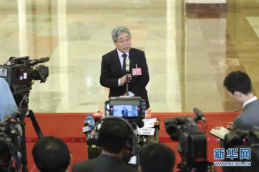 刚刚，教育部长陈宝生亮相“部长通道”，谈了这些教育热点话题 | 两会@教育