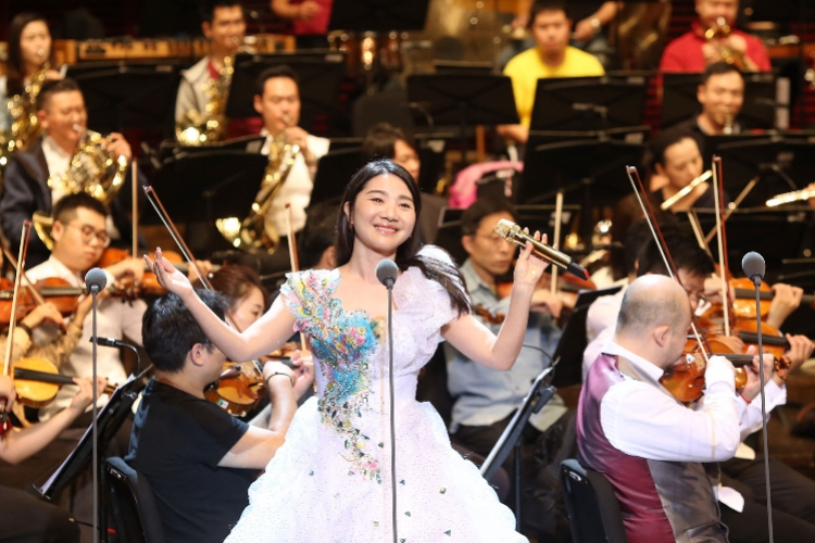 深圳音乐厅,庆祝深圳建市40周年专场音乐会彩排现场,杨乐